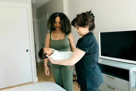 Why Home-Based Newborn Care in Dubai is Becoming Popular Among Families